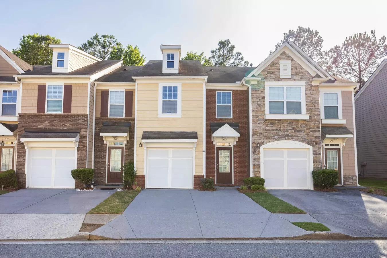 2069 Lakeshore Overlook Drive House for rent in Kennesaw, GA