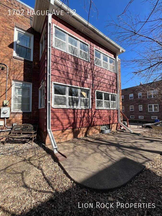 1702 Hague Ave Apartment for rent in St Paul, MN