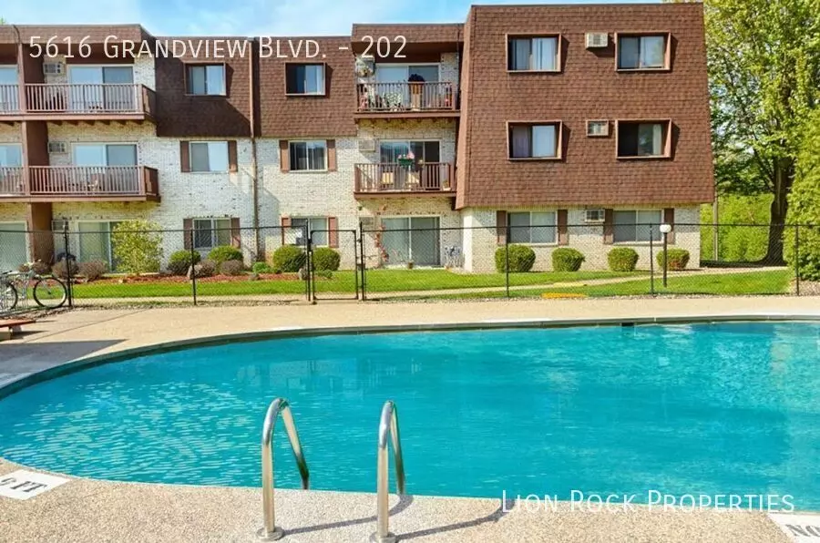 5616 Grandview Blvd Apartment for rent in Mound, MN