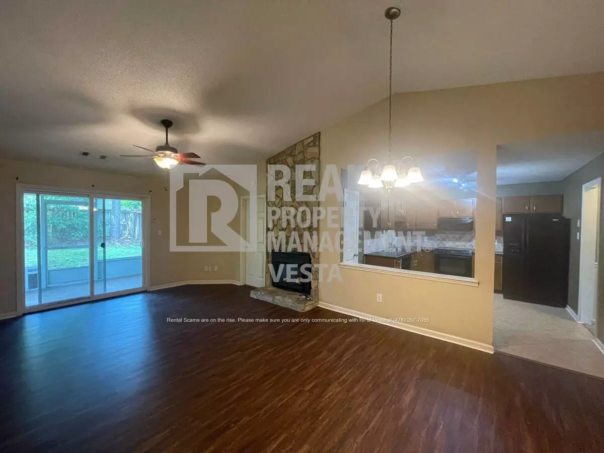 146 Lake Pointe Dr House for rent in Warner Robins, GA
