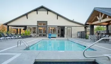 3 of 10 Z-042324-Edgewater at the Cove Apartment for rent in Oregon City, OR