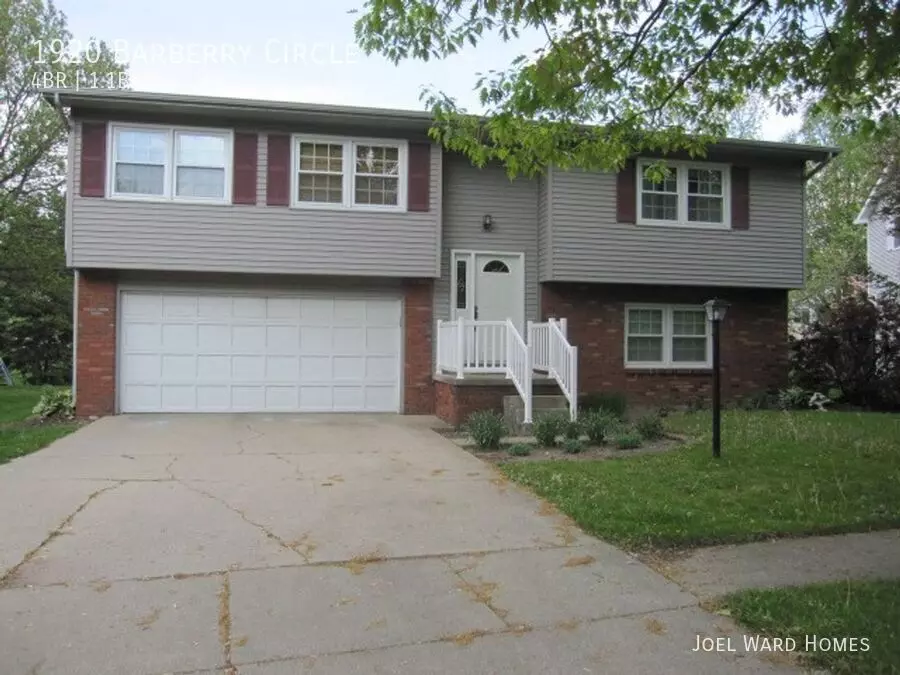 1920 Barberry Cir House for rent in Champaign, IL