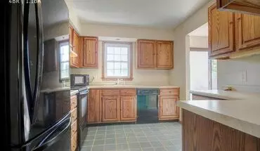 3 of 14 1920 Barberry Cir House for rent in Champaign, IL