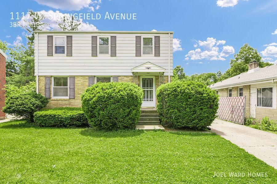 1117 W Springfield Ave Apartment for rent in Champaign, IL