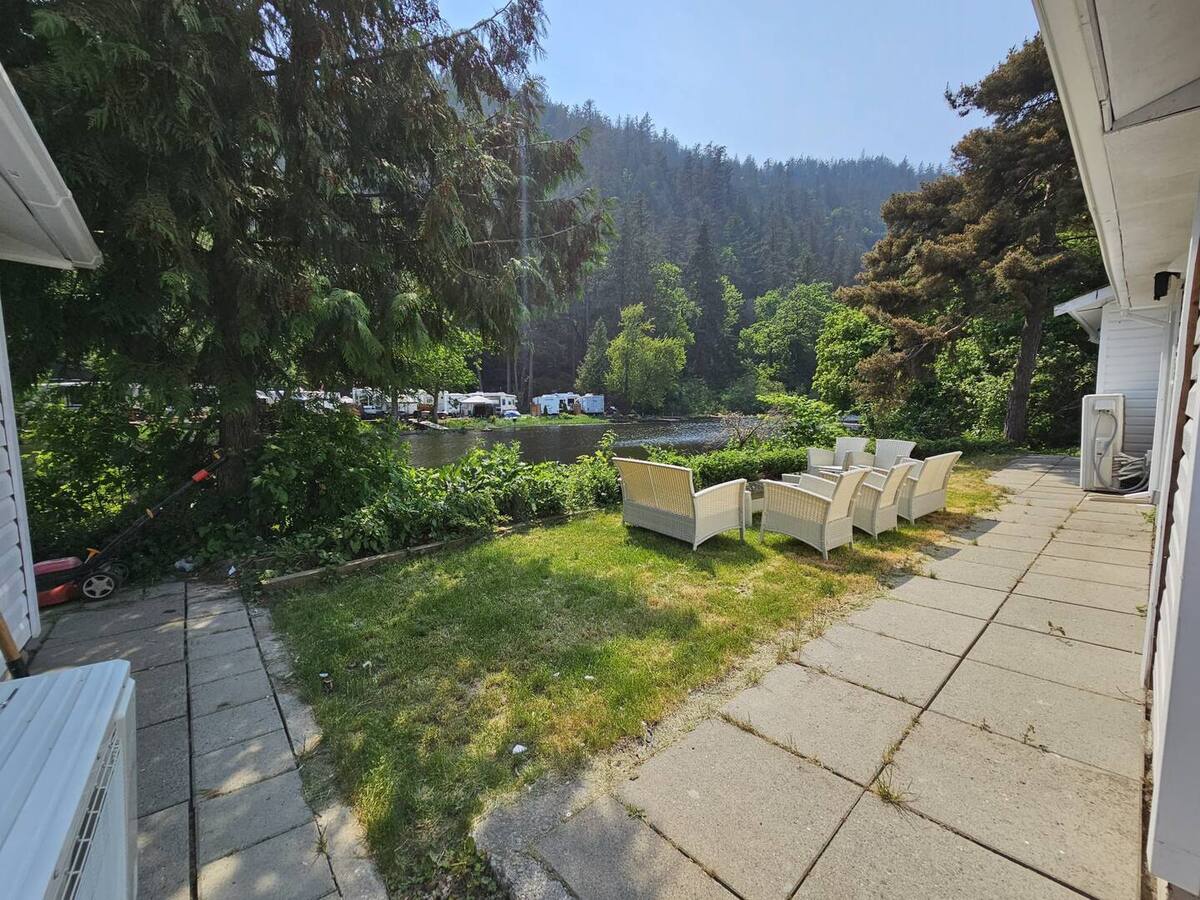 142 Cedar Ave Harrison Hot Springs, BC House for Rent