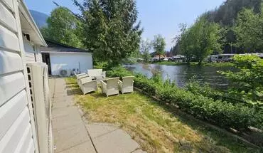 2 of 7 142 Cedar Ave House for rent in Harrison Hot Springs, BC