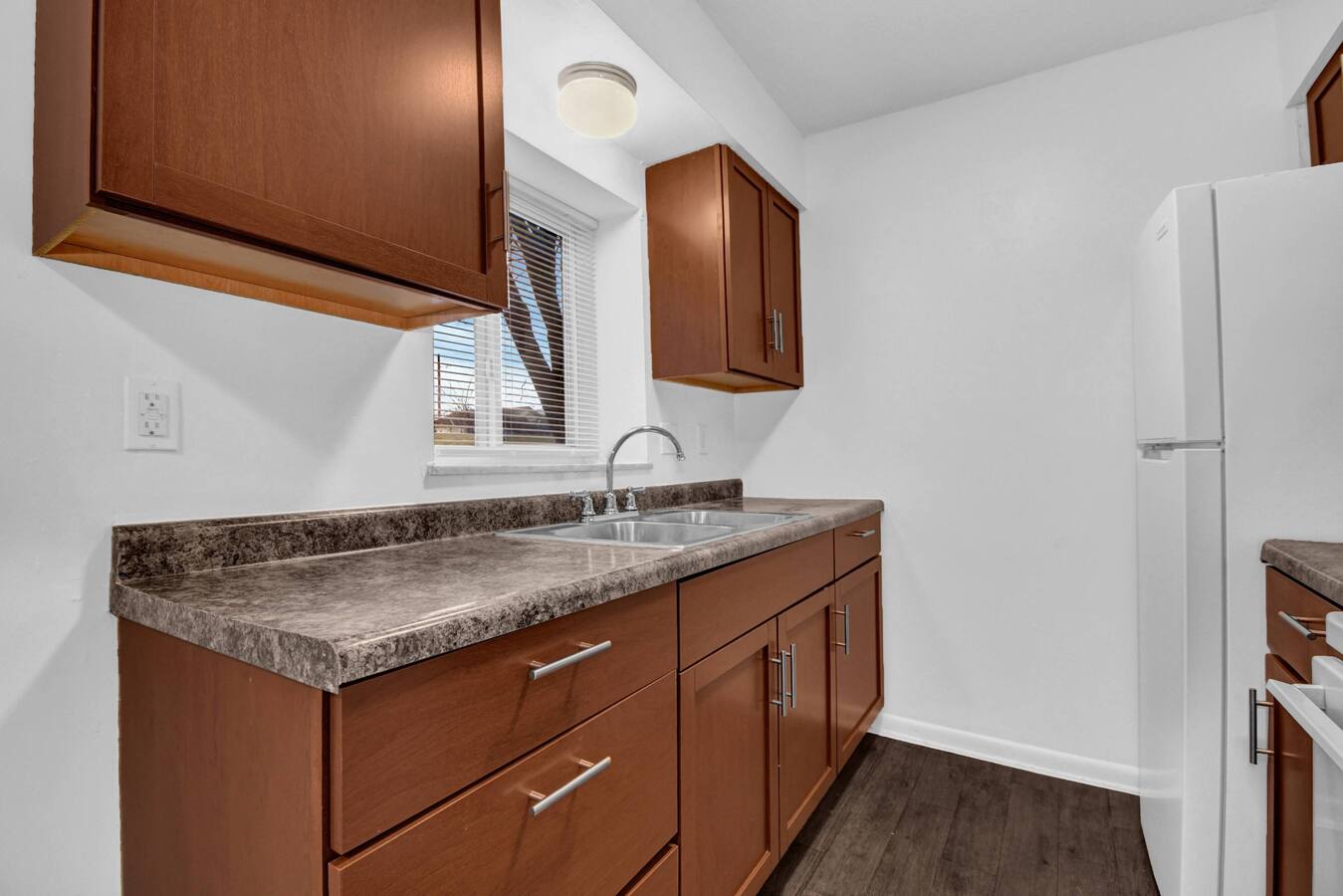 Sawmill Apartments 3708 Lickridge Lane Dr Indianapolis, IN