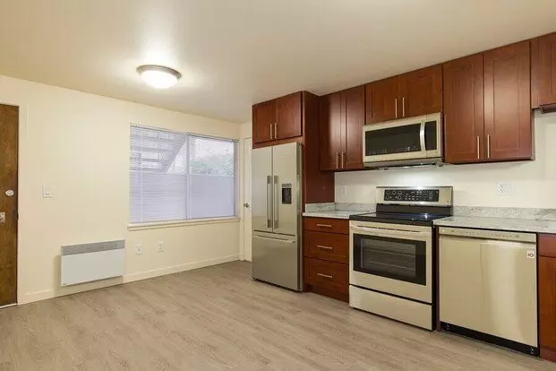 8524 Phinney Ave N Apartment for rent in Seattle, WA