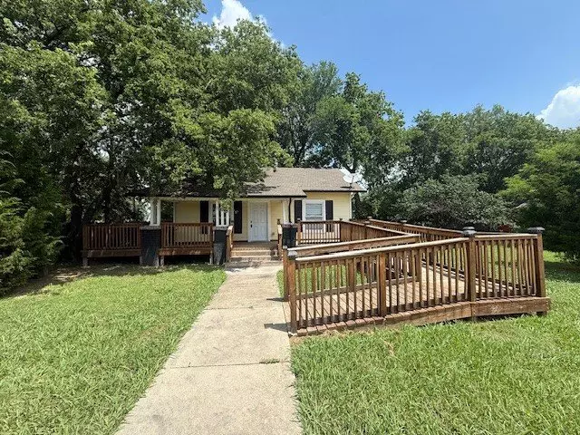 Perfect Office Space Location Off Main St In Owasso! House for rent in Owasso, OK