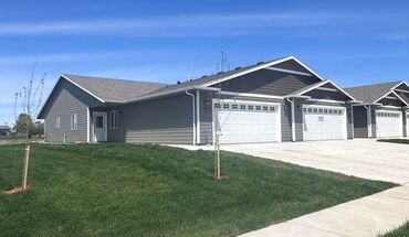 Greyhawk Townhomes Apartment for rent in Harrisburg, SD