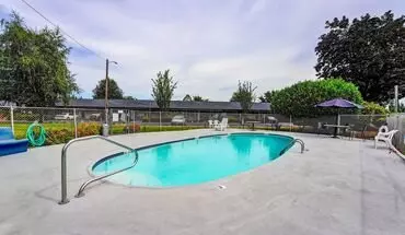 3 of 32 Fairway Village Apartment for rent in Gladstone, OR