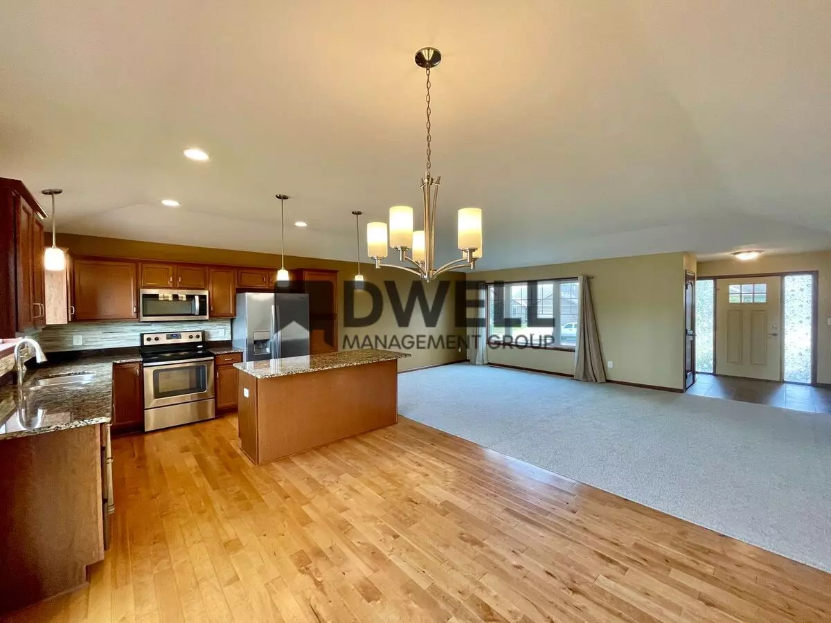 5011 4th St Ne House for rent in Rochester, MN