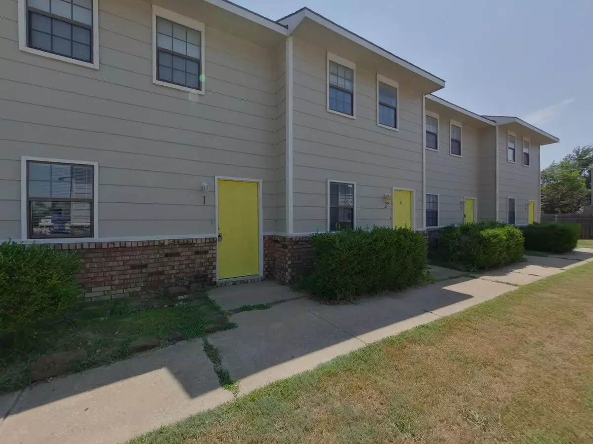 3227 S Illinois Apt 1 House for rent in Wichita, KS