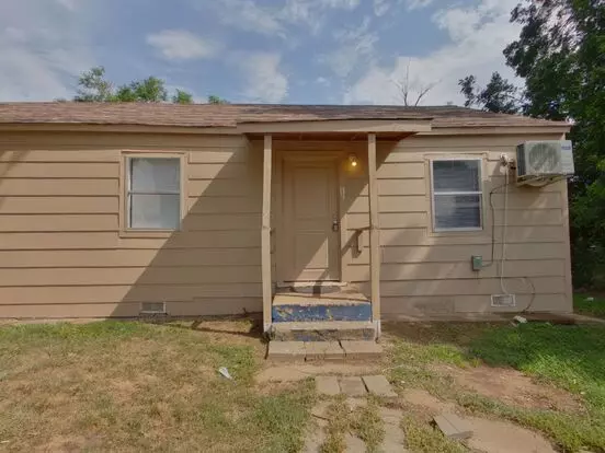 2448 S Holyoke Apartment for rent in Wichita, KS