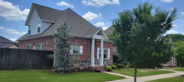3 Bedroom 2.5 Bath / Community Pool / 2 Car Garage Apartment for rent in Fayetteville, AR