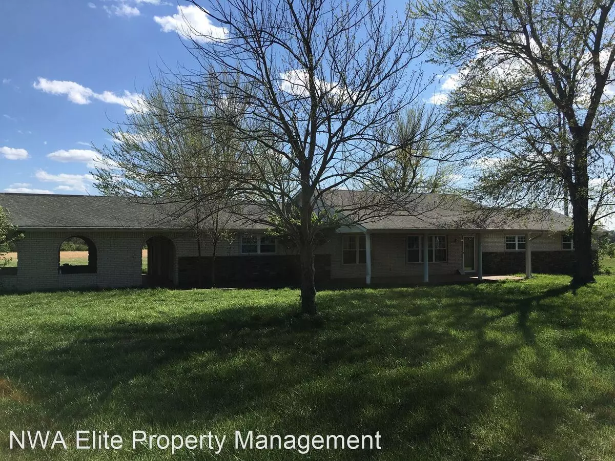 4847 Wedington House for rent in Fayetteville, AR