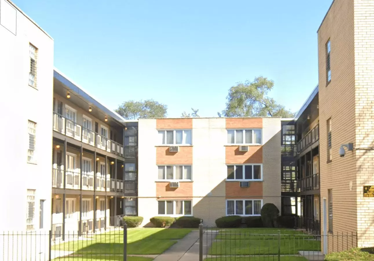 2 of 4 9739-9751 S Charles St Apartment for rent in Chicago, IL
