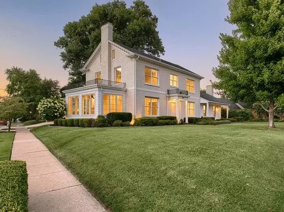Spacious 5-bedroom Home With Luxury Finishes And 3-car Garage Apartment for rent in Owensboro, KY
