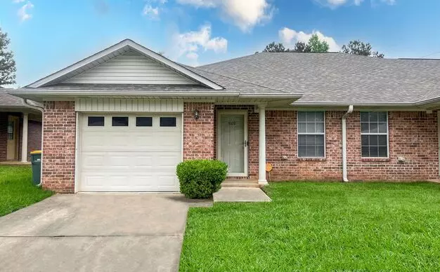 Galloping Way Triplex Apartment for rent in Texarkana, TX Galloping Way Triplex Apartment for rent in Texarkana, TX