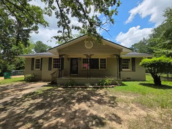 Nice Home With Fenced Yard Apartment for rent in Albany, GA