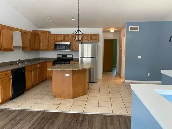 4 Bed/2 Bath Townhomes Near Wmu Campus Apartment for rent in Kalamazoo, MI 4 Bed/2 Bath Townhomes Near Wmu Campus Apartment for rent in Kalamazoo, MI