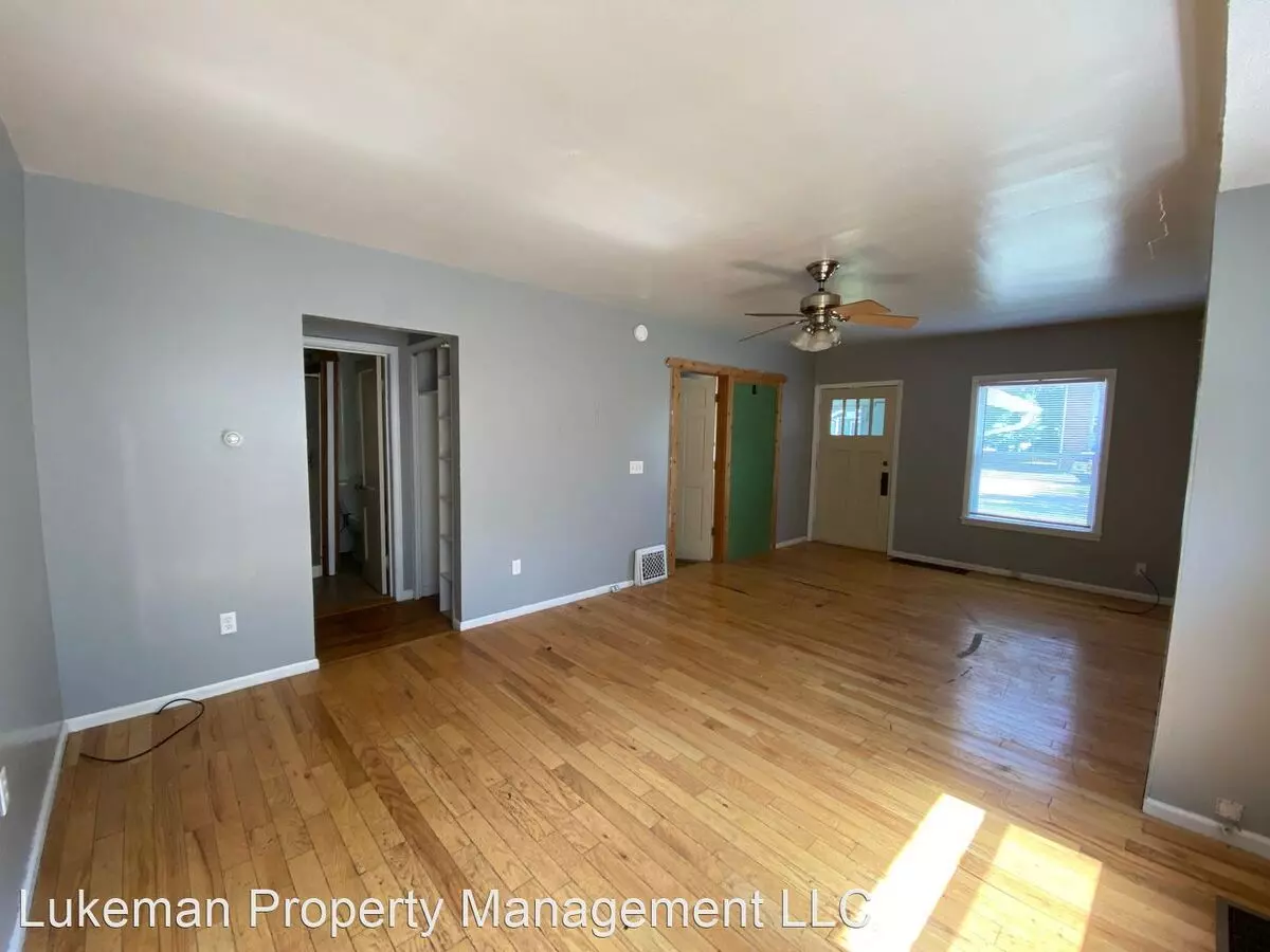 1140 Greenwood Ave- Duplex 2 Blocks From Wmu Campus Apartment for rent in Kalamazoo, MI