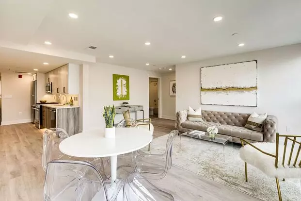 Define 14 Apartment for rent in Washington, DC