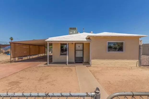 Versatility At It's Finest! Come Check It Out! Apartment for rent in Phoenix, AZ