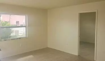 3 of 13 3/2 Duplex House for rent in Bradenton, FL