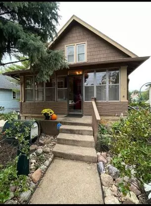 828 S 49th Streeet Apartment for rent in Omaha, NE