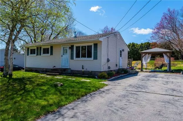36 Whittle Apartment for rent in Mystic, CT