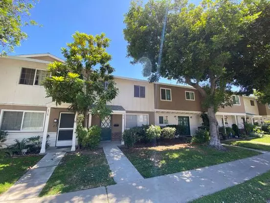 Lovely 3 Bedroom 1.5 Bath Condo Apartment for rent in Azusa, CA
