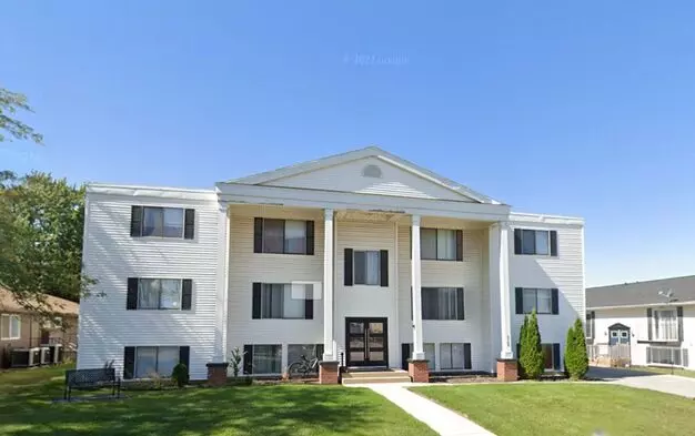 Midland Apartments: 3768 W 9th Apartment for rent in Waterloo, IA