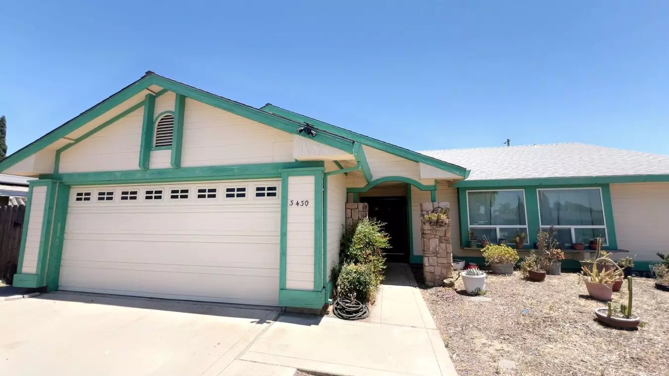 3430 Suzanne Ct House for rent in Atwater, CA