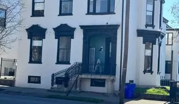 3 of 6 182 N Broadway Apartment for rent in Lexington, KY