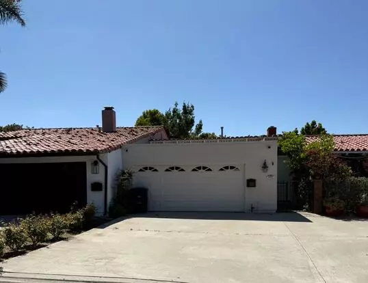 Gorgeous 3bd/2.5 Bath In East Bluff! Apartment for rent in Newport Beach, CA