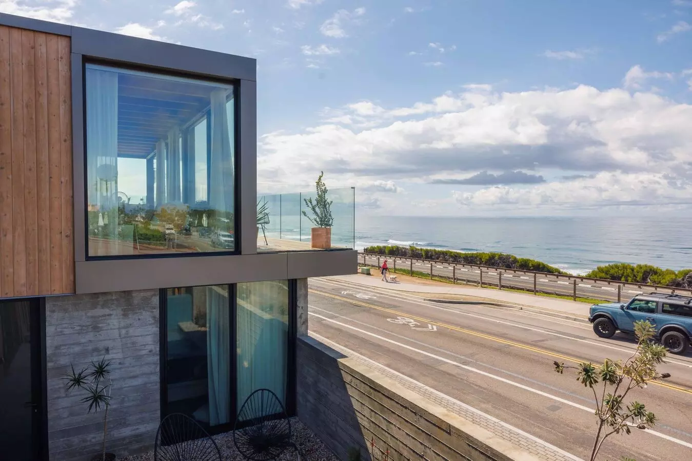 Fully Furnished, Modern Coastal Luxury With Stunning Ocean Views – 4br/4ba Architectural Gem In Cardiff House for rent in Cardiff By The Sea, CA