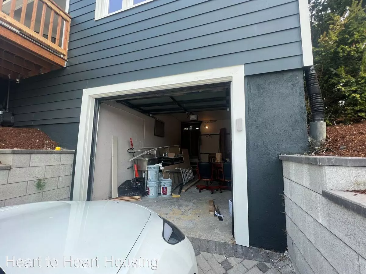 2 of 2 Triplex For Rent In The Heart Of Ballard Seattle. Apartment for rent in Seattle, WA