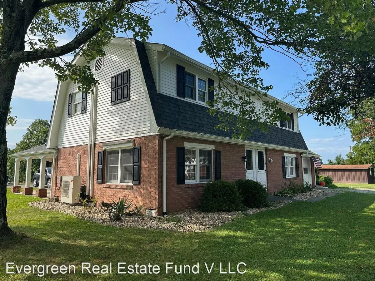 100-102 Arbor Dr Apartment for rent in Latrobe, PA