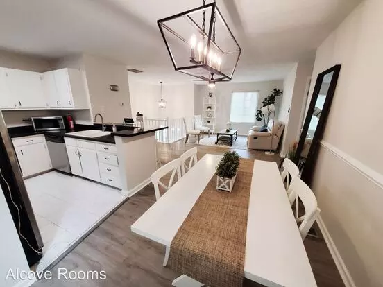 Room In 6 Bedroom Home At Henslowe Dr Apartment for rent in Raleigh, NC