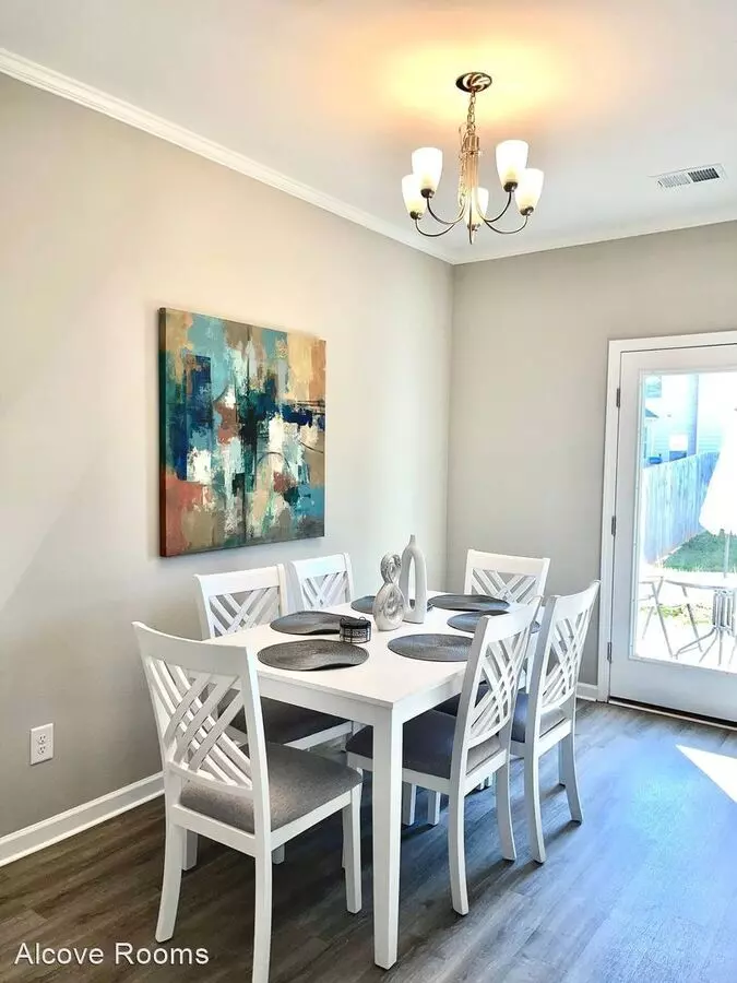 Room In 3 Bedroom Townhome At Laurel Ridge Cir House for rent in Atlanta, GA