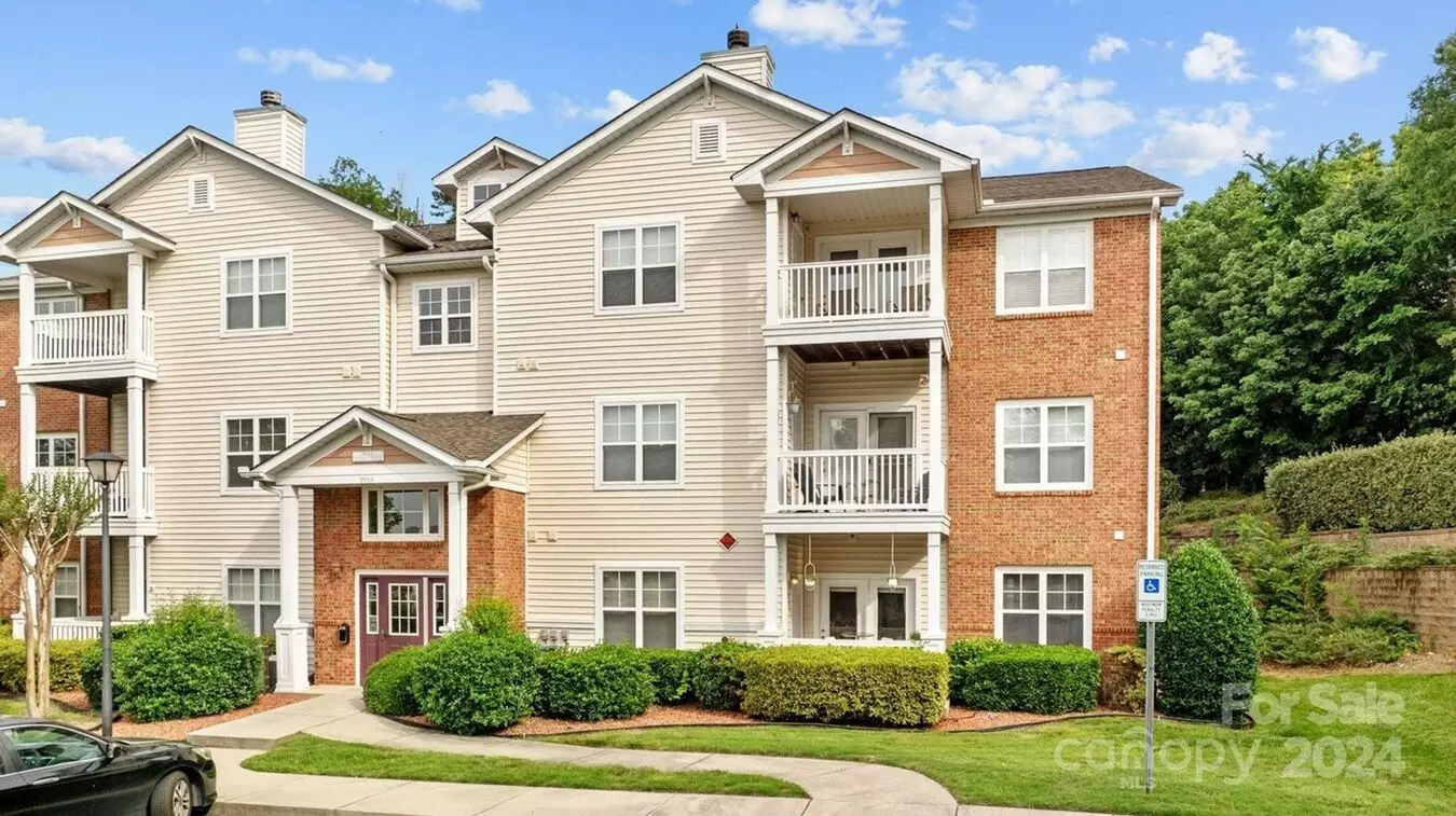 9867 Hyde Glen Ct House for rent in Charlotte, NC