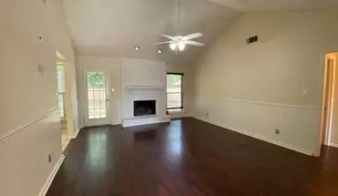 3 of 26 Adorable 3/2 On Large Corner Lot House for rent in Savannah, GA