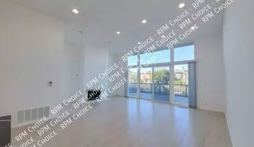 2 of 28 226 E Linnie Canal House for rent in Venice, CA