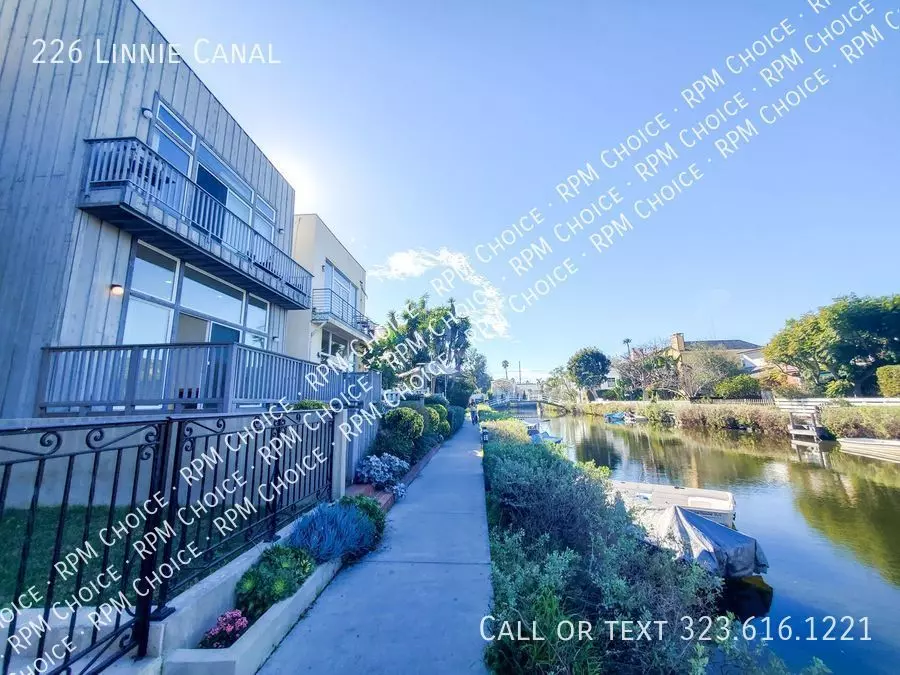 226 E Linnie Canal House for rent in Venice, CA