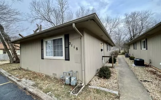 2112 N Jefferson Ave Apartment for rent in Springfield, MO