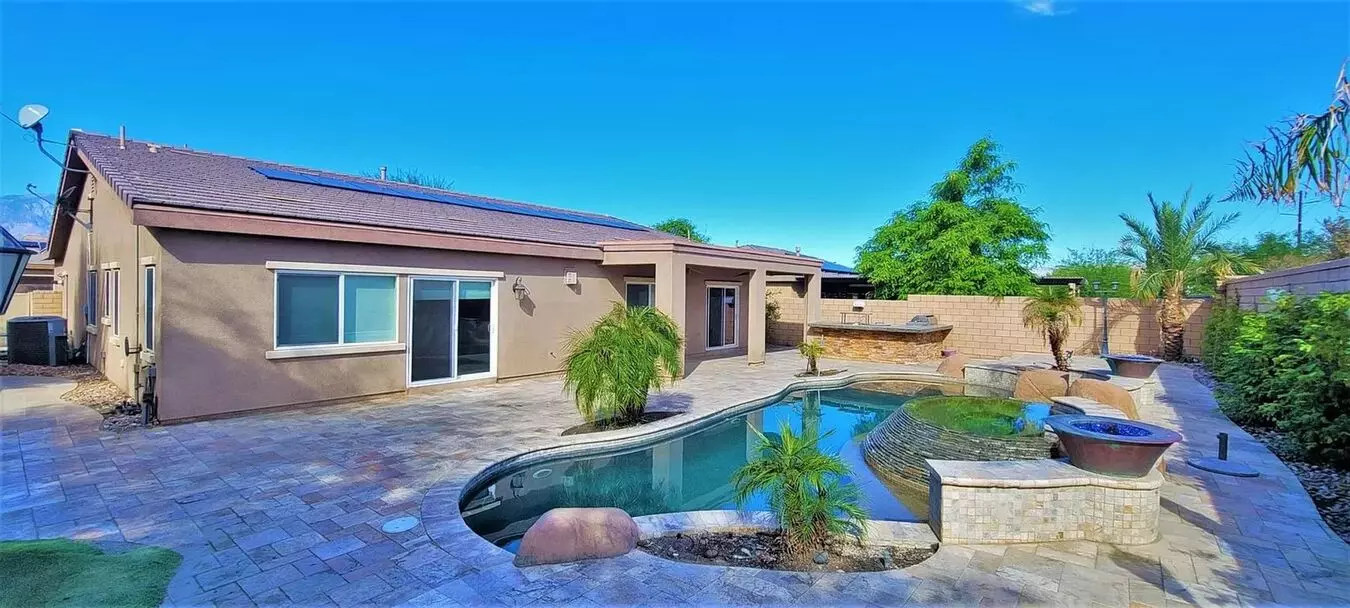Hidden Gem In Prestigious Community Of Palm Desert - Convineant To Access From Everywhere. House for rent in Palm Desert, CA