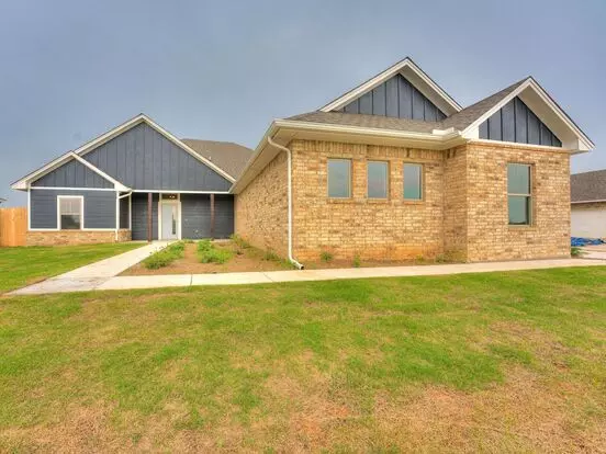 9617 Lake Gohar Dr Apartment for rent in Yukon, OK
