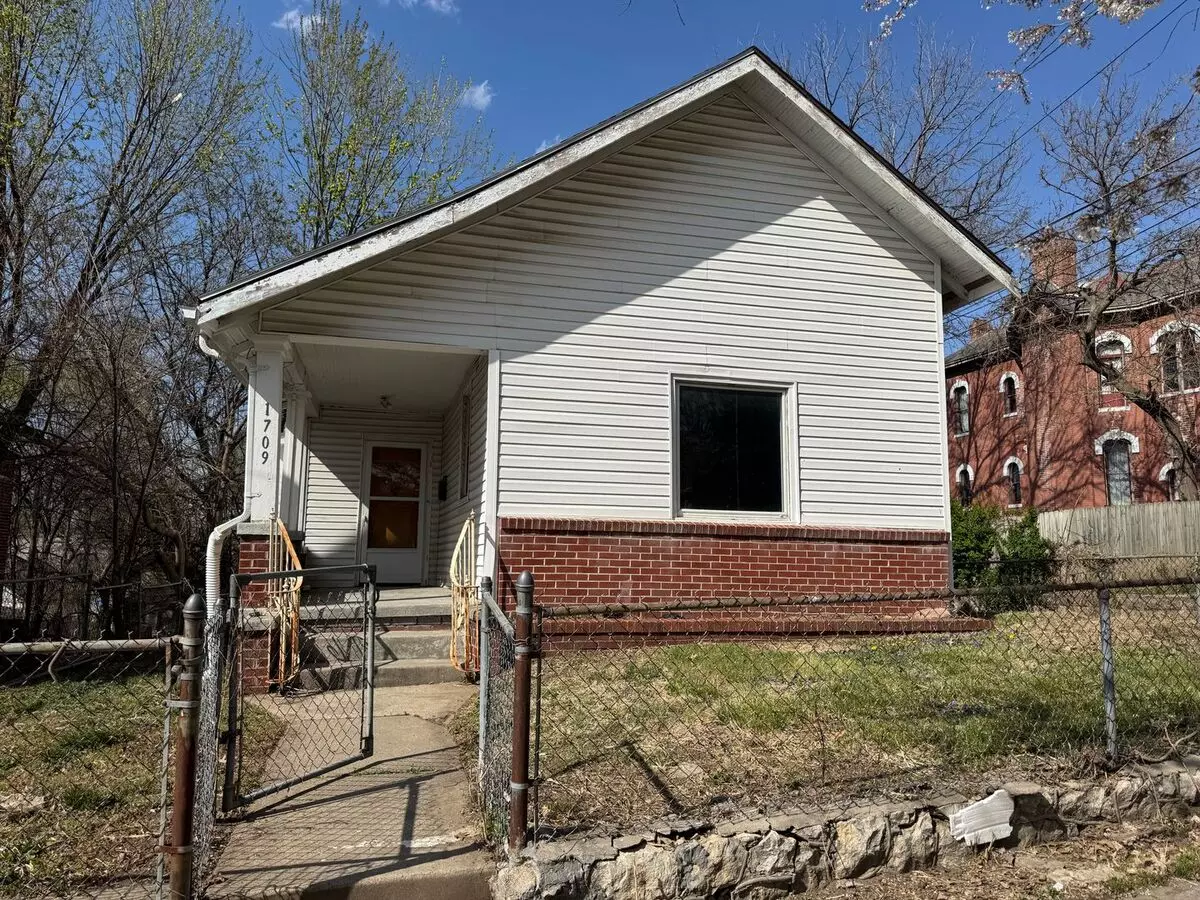 1709 Francis St House for rent in St Joseph, MO