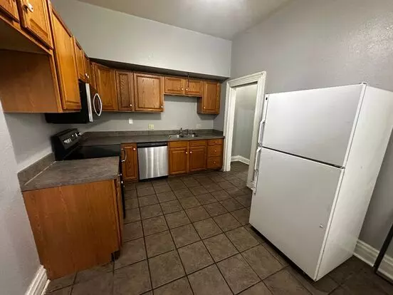 1018 Olive St Apartment for rent in St Joseph, MO